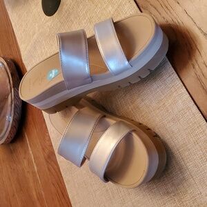 Reef platform sandals size 8